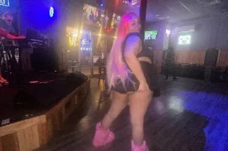 Bella’s got that irresistible, luscious glow ; thick & juicy - Image 5